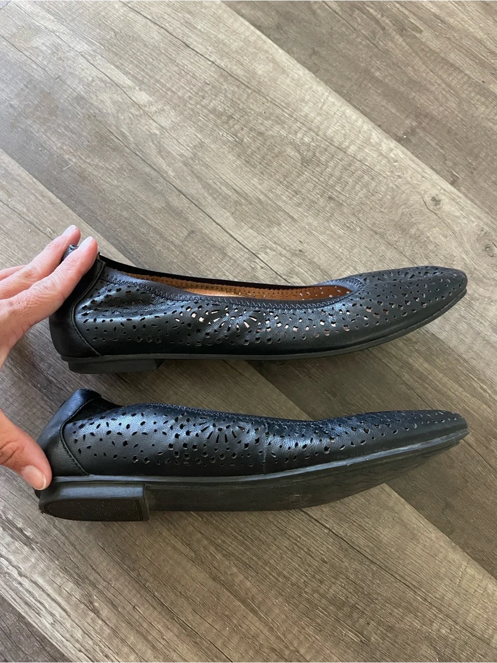 Vionic Women's Black Robyn Napa Perforated Leather Ballet Flats
